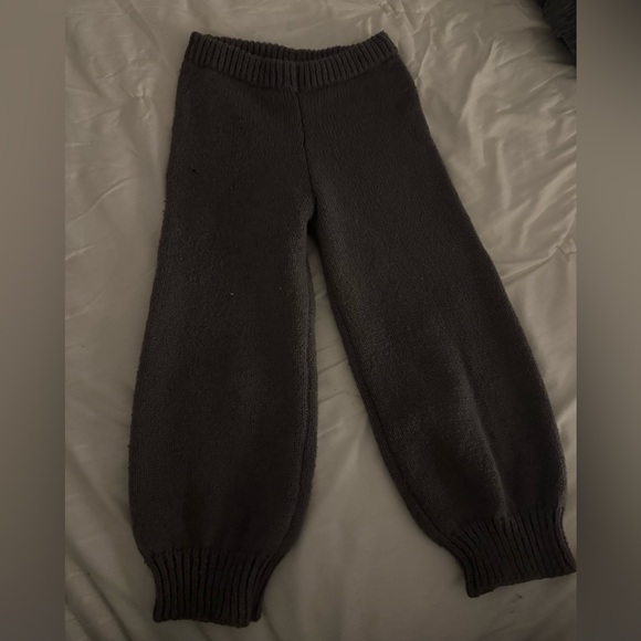 Gray Floral Knit Sweater and Pants Set - Picture 4 of 4